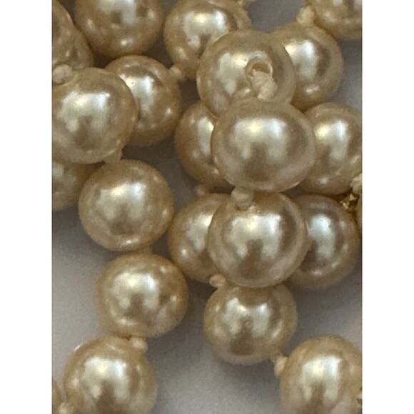 -NECKLACE Faux Pearls Creamy Color 19” Long Very Pretty - Picture 7 of 15